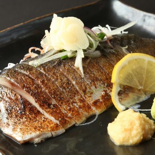 Straw-grilled mackerel