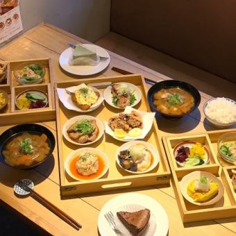 【平日夜限定120分飲み放題付】"全11品"TSKUMOの人気メニューが楽しめる”！TSUKUMOの贅沢コース