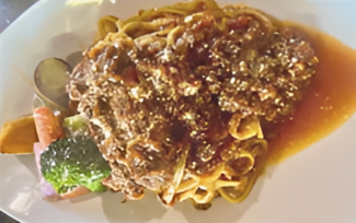 飯能産鹿肉のラグーソースパスタ
