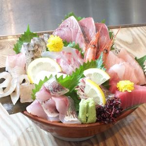 【刺身盛り合わせ】おまかせ10種盛り合わせ　お