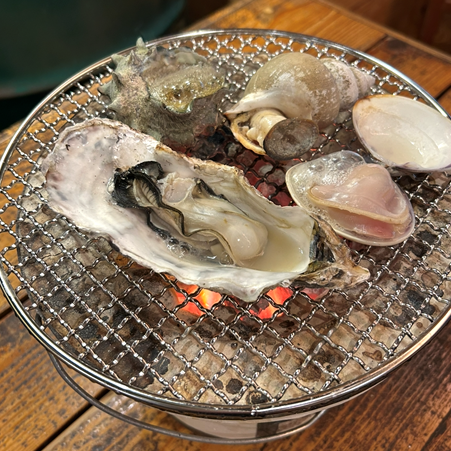 貝やひものなどの海鮮を「七輪焼」でお楽しみください！