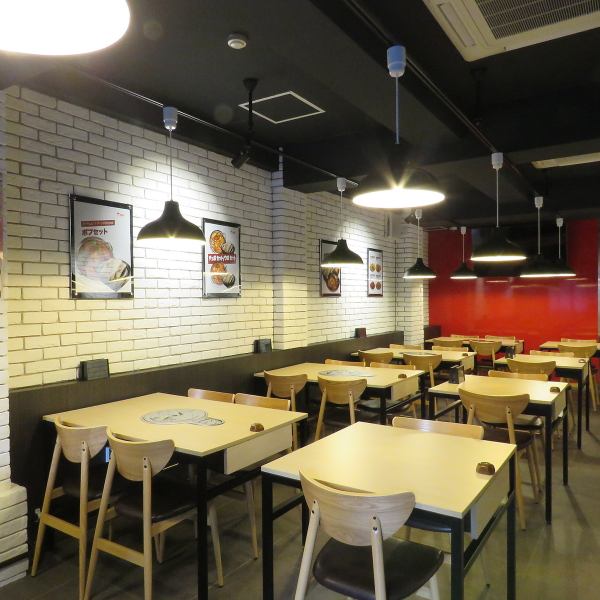 It has a homely atmosphere, so it is easy to use even for first-timers.All seats are table seats, and there are 7 tables for 4 people and 4 tables for 2 people.You can use it for a wide range of purposes such as year-end parties, new year parties, welcome parties, farewell parties, various drinking parties, girls' parties, and dates.If you have any requests, you can also use the request reservation!