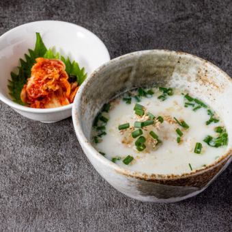 鶏白湯スープご飯　キムチ添え