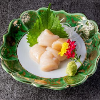 Scallop sashimi