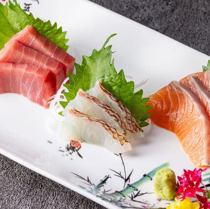 Assorted 3 types of sashimi