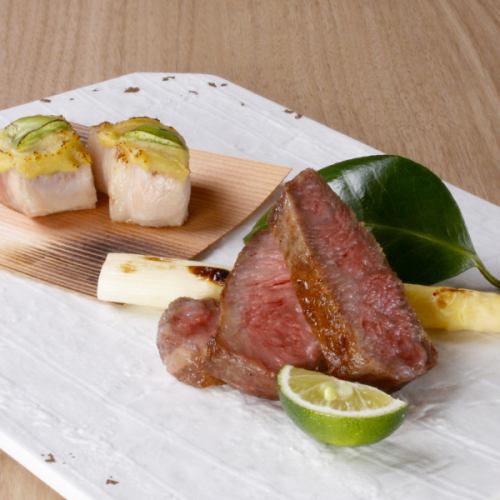 “紫藤套餐”是主打肉类的时令怀石料理，共有9道菜品，售价8,800日元。菜单每月更换。推荐用于娱乐