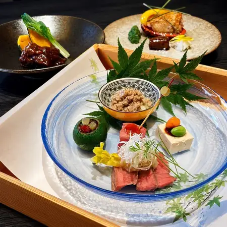 August Limited Edition: Hazuki (10-course meal) 11,000 yen