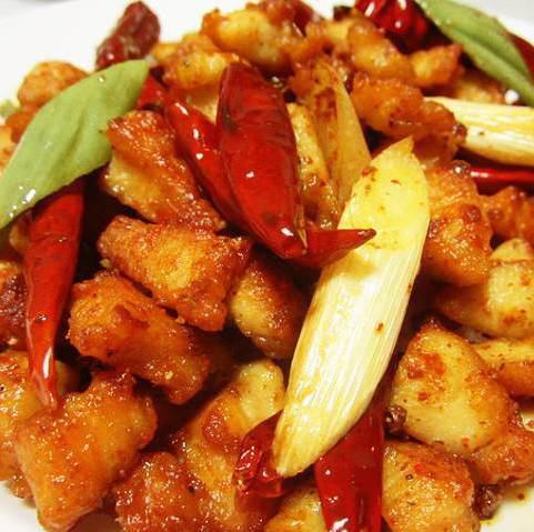 鶏肉の山椒風味辛子炒め