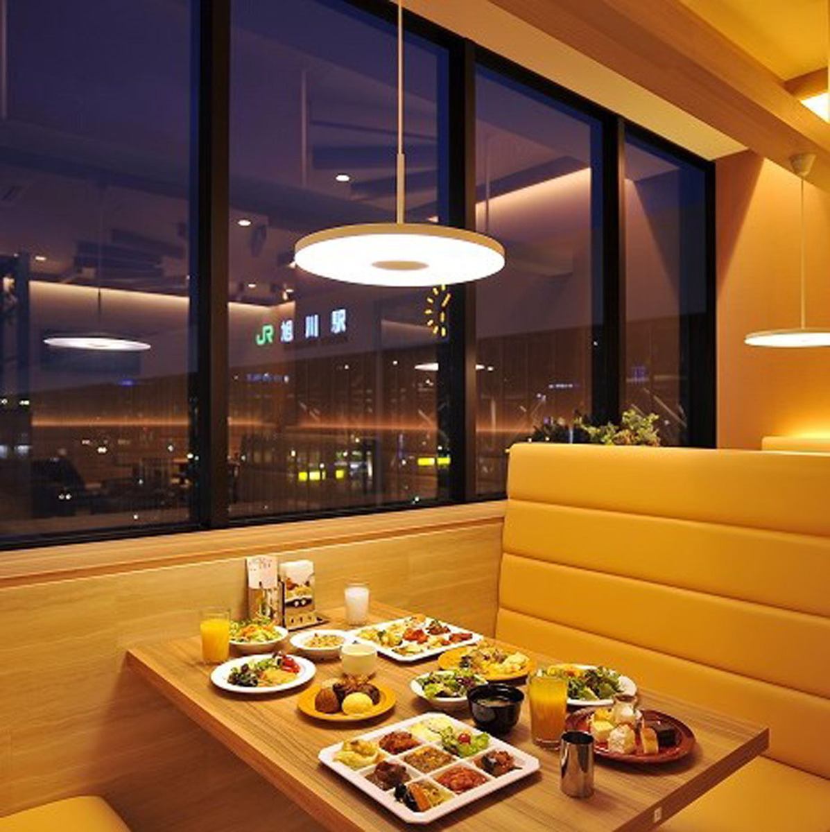 メニュー充実！お好みのお料理・スイーツでビュッフェデート♪