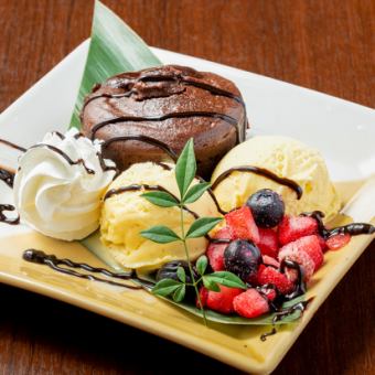 フォンダンショコラバニラアイス添え