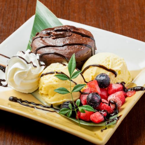 フォンダンショコラバニラアイス添え