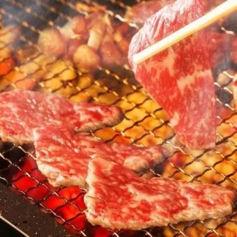 Premium all-you-can-eat [99 items] A premium all-you-can-eat buffet featuring extra-large lean steaks, fresh Wagyu beef offal, and more!