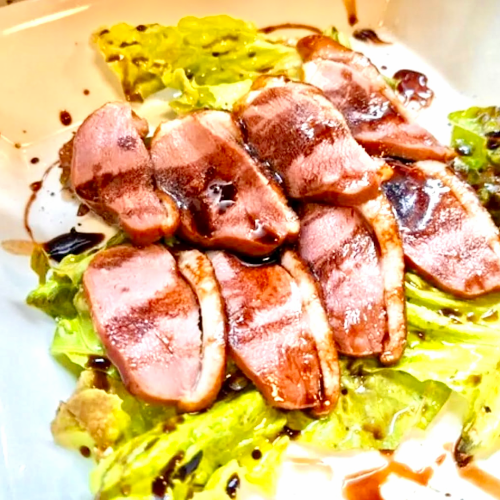 合鴨ロースのワインソースサラダ仕立て