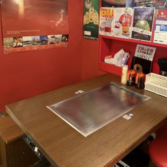 4名テーブル席は5卓のご用意がございます。