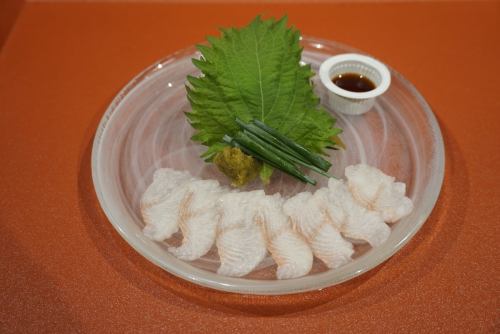 蒲焼の他、うなぎのお刺身に骨せんべいなど品数豊富！