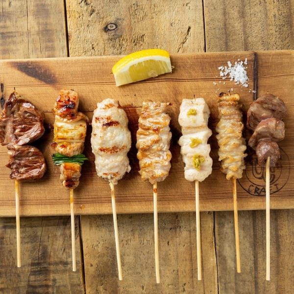 新鮮朝引き大山とり・備長炭使用！鶏・タレ・炭にとことん拘ったナミ特製焼鳥！1本110円(込)～愉しめます！