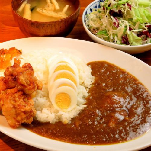 [大人の辛口]　特製エッグカレー　(唐揚げのせ)