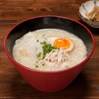 [名物]鶏白湯ラーメン
