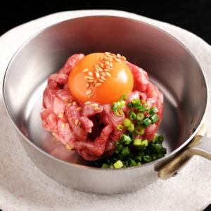 炙りユッケ