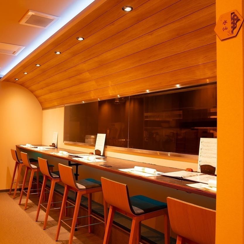 For anniversaries and special occasions: Kanichoja, a crab and Japanese restaurant near Ginza Station