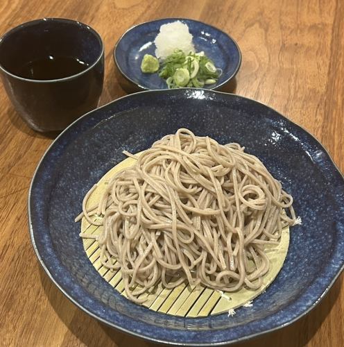 素材にこだわった信州産蕎麦粉を使用した〆の信州蕎麦