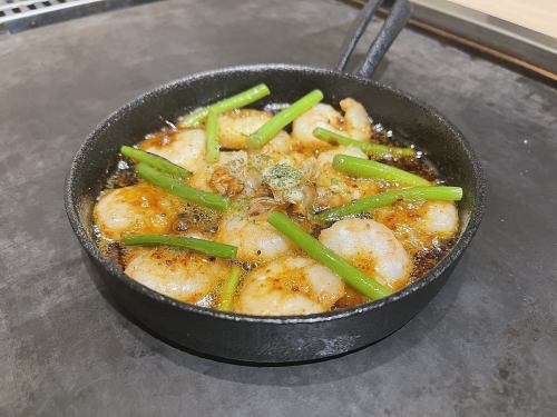 エビのアヒージョ(アンチョビ風味)