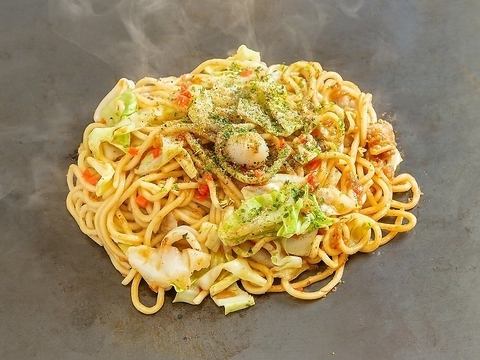 Classic sauce yakisoba (with squid and pork)