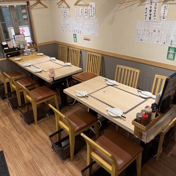 1階テーブル席でも最大12名様のお席がご準備できます！（2階席貸切・座敷席は最大16名様まで）