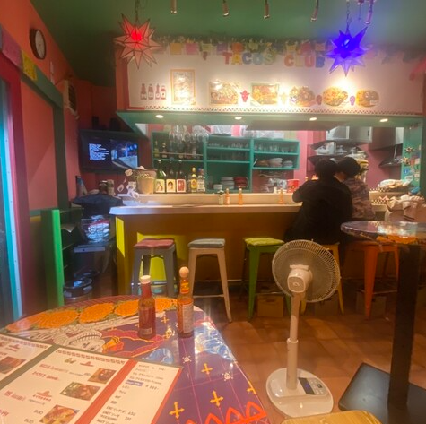 テーブル席は事前に電話で確認してね！