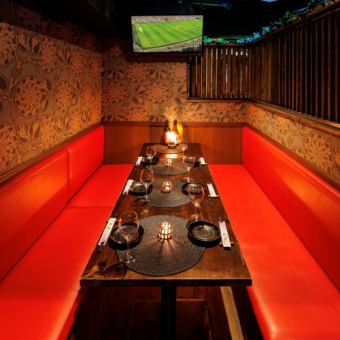 It's a stylish seat with a great atmosphere! It's a completely private space, and it's the perfect seat to enjoy a party while watching your favorite TV programs and videos! It is a seat.Please contact us.