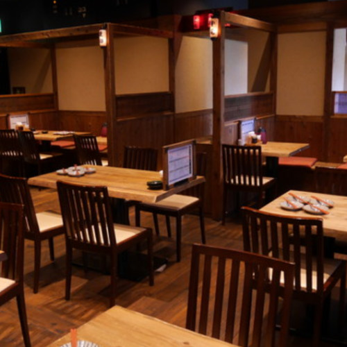 <p>[For company banquets and drinking parties with friends ◎] &quot;Echigoya Kibei&quot; has a quaint signboard on the 2nd floor of the I-Garden Terrace, a 4-minute walk from Iidabashi / Suidobashi Station.Inside, wood-grained tables are lined up, creating a nostalgic and cozy space.Please enjoy our specialty dried fish, sashimi and Oyama chicken ★</p>