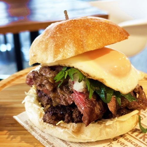 Japanese-style Rodman Burger (Grated daikon radish, perilla) ≪Egg topping Ver≫