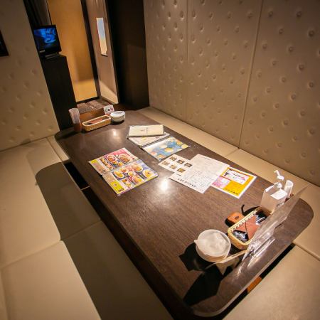 最大12名様でご利用頂ける掘りごたつの半個室は1卓分ご用意しております◎広々した空間のお席ですので、各種ご宴会や食事会にもおすすめです♪