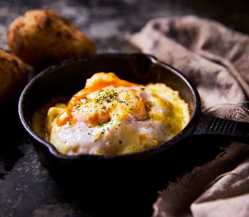 ガーリックベーコンポテトのチーズ焼き