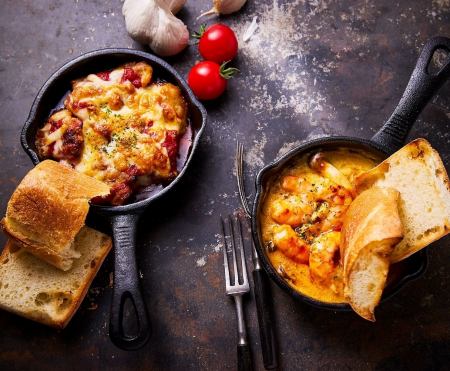 炭火焼チキンのHOTトマトアヒージョ