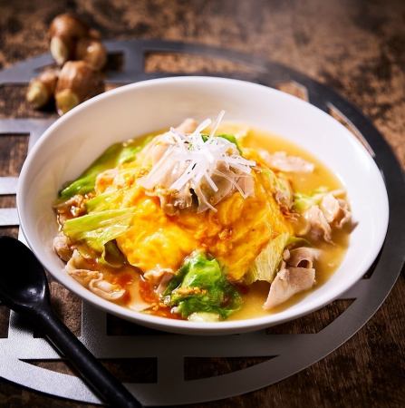 豚肉と生姜の中華あんかけオムライス