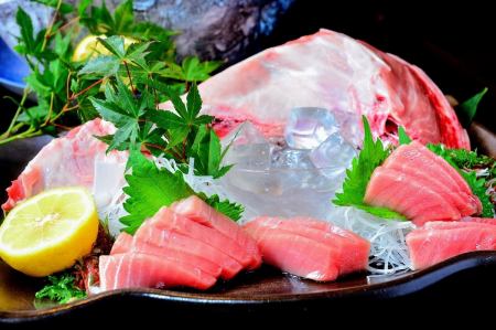 您可以享受每天早晨用生魚片和手工製作的新鮮海鮮☆