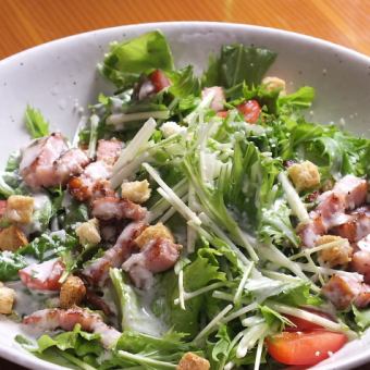 Caesar salad with bacon and cheese (large)