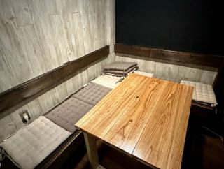 テーブル4~5名席