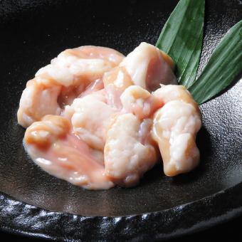 プリップリ和牛ホルモン（激辛タレ、ピリ辛タレ、塩味）