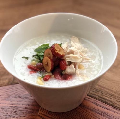 人気のメニュー！鶏粥やあわび粥などが楽しめます★
