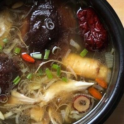 薬膳鶏湯　鶏白湯