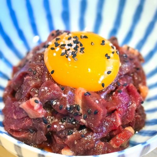 馬肉ユッケ