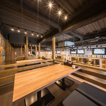 ワイワイガヤガヤ感を楽しむなら当店へ●ドリンクは破格の生ビール328円(税込)/レモンサワーは219円(税込)と飲み会にはもってこいの超お得プライス！！