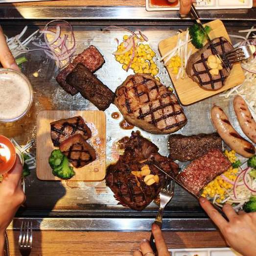 贅沢肉料理食べ放題4400円！アルコール飲み放題付きは6050円♪