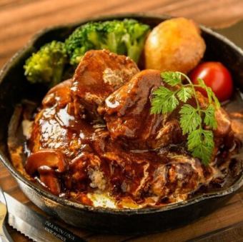 부드러운 쇠고기 스튜 햄버거 (200g)