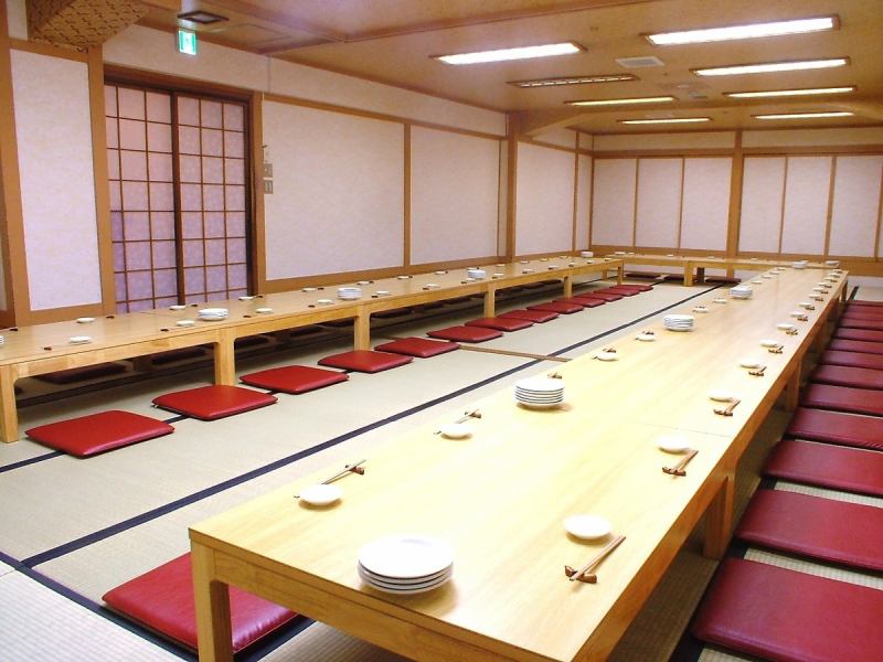 We also have a banquet hall recommended for groups.There are 2 private rooms for up to 20 people and 1 private room for up to 64 people.Please use it for various company banquets and gatherings.