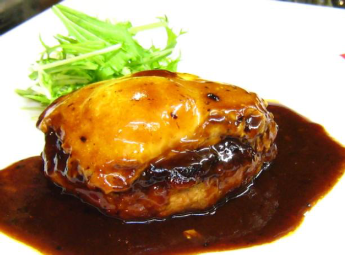 [Tsukune Hamburger Steak] Chosen as No. 1 in the famous hamburger restaurant ranking!