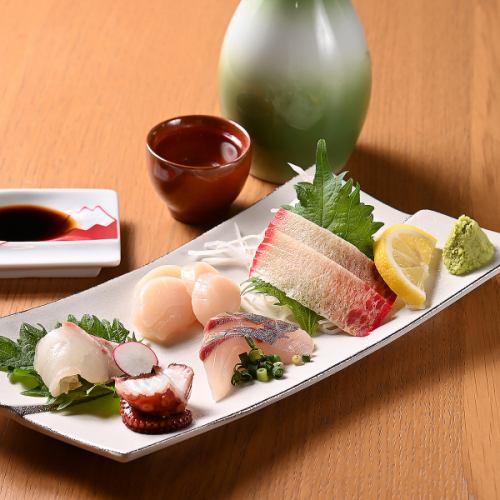 毎朝店主が仕入れる鮮魚