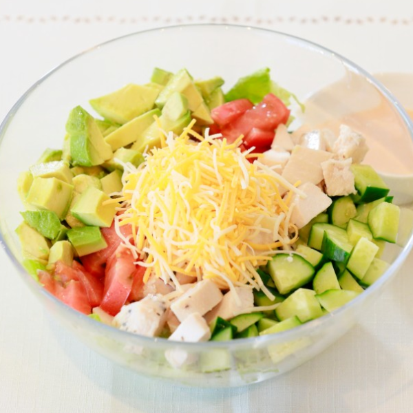 Well-balanced and nutritious ☆ "Cobb Salad with Plenty of Vegetables"
